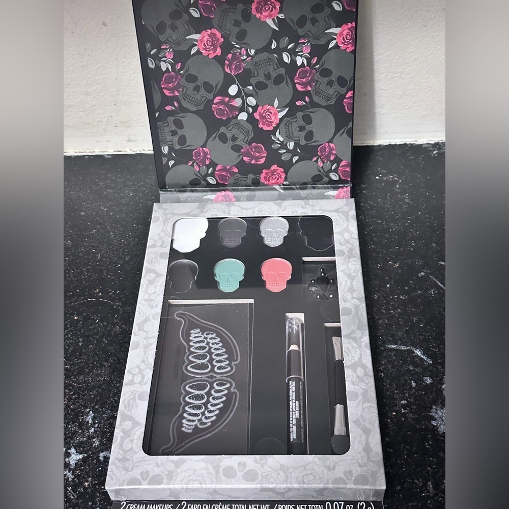 Deluxe Skeleton Makeup Kit Cosmetic Spirit Halloween For Costume Cosplay New - Picture 2 of 4